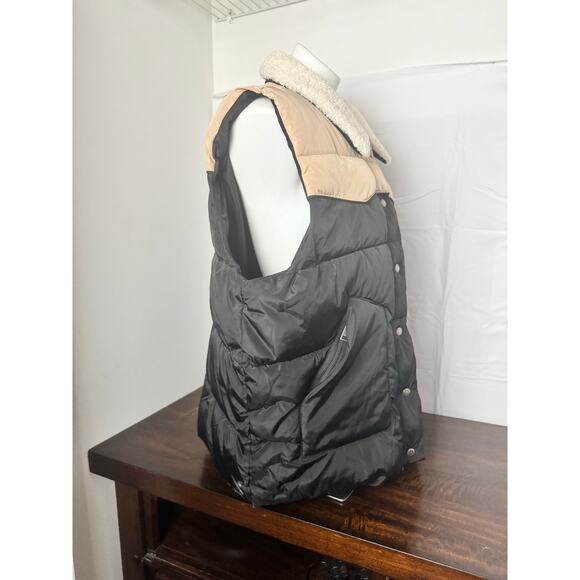 Levi's Quilted Black and Cream Puffer Vest with Sherpa Collar XXL NWOT - Picture 5 of 9